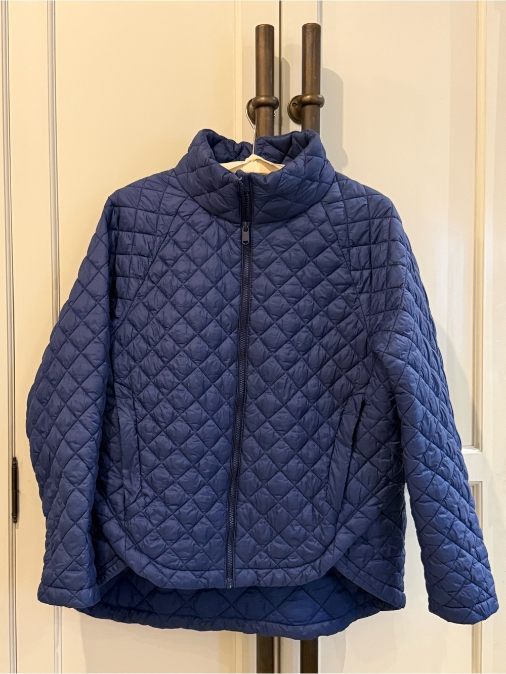 Athleta Whispered Featherless Quilted Jacket - Size L